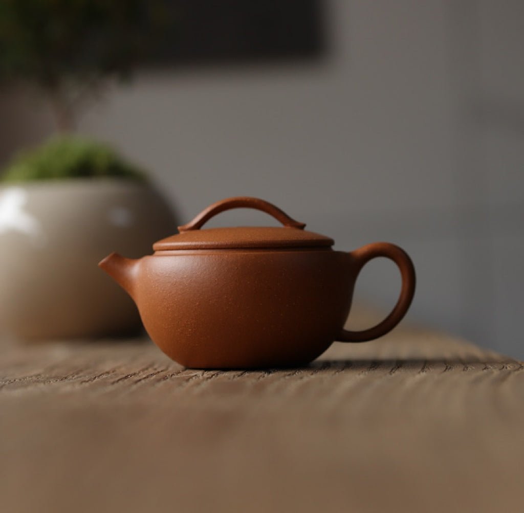 Golden Alchemy Cauldron Huang Jiangpo Yixing Teapotyixing teapotAnyee TeaGolden Alchemy Cauldron Huang Jiangpo Yixing Teapot