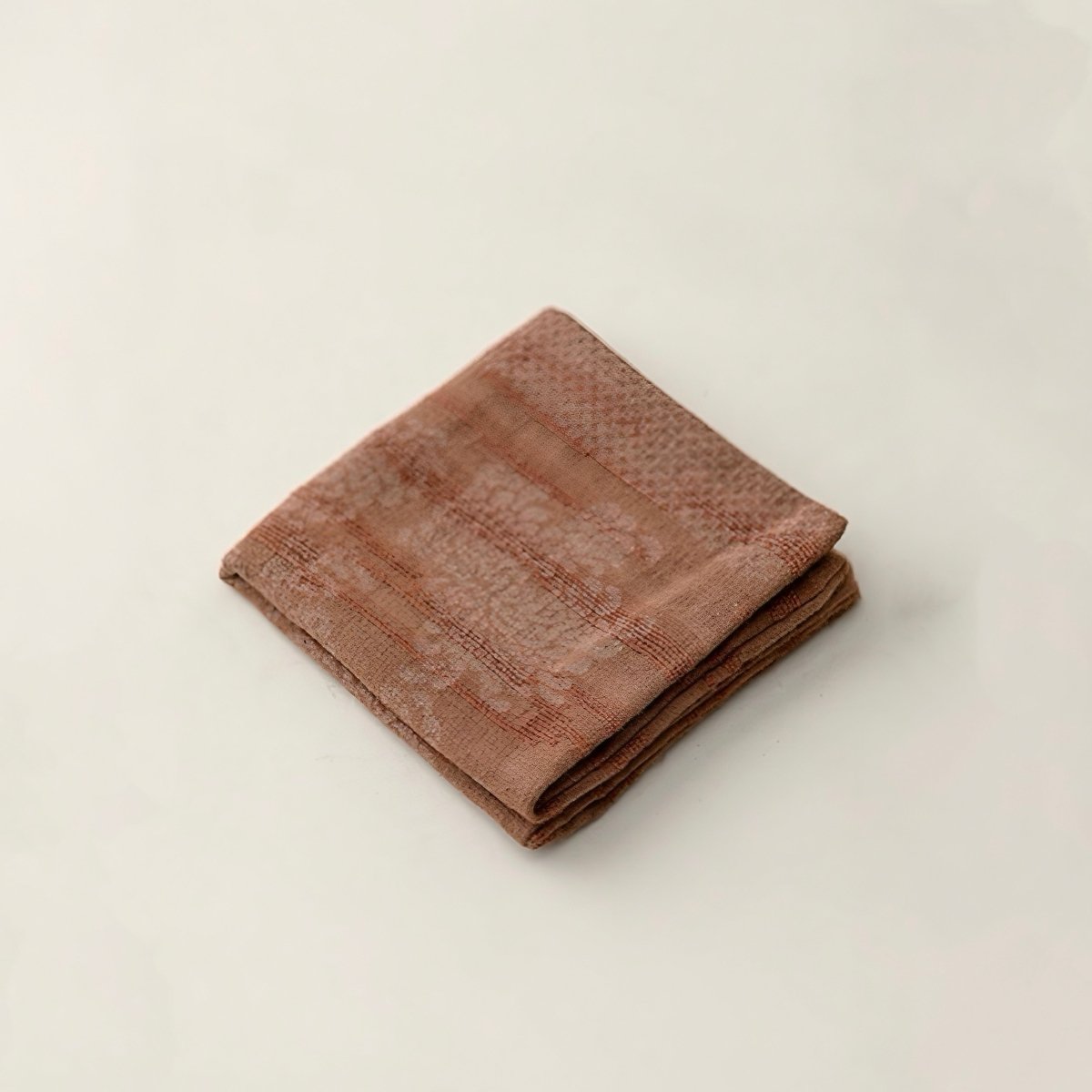 Hand Dyed Burned Flower Patterned Pure - cotton Absorbent and Soft Tea TowelsaccessoiresAnyee TeaHand Dyed Burned Flower Patterned Pure - cotton Absorbent and Soft Tea TowelsChrysanthemum Rhyme (Brown)