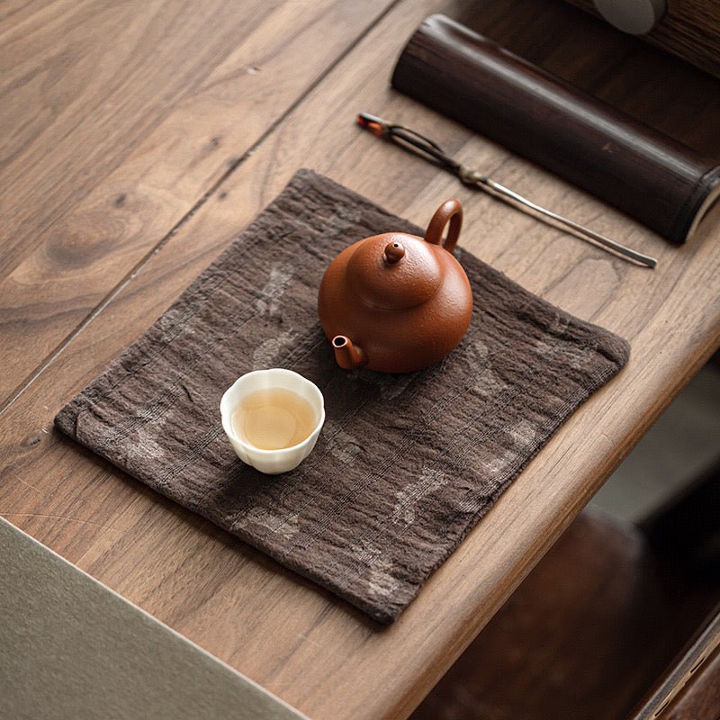 Hand Dyed Burned Flower Patterned Pure - cotton Absorbent and Soft Tea TowelsaccessoiresAnyee TeaHand Dyed Burned Flower Patterned Pure - cotton Absorbent and Soft Tea TowelsRabbit (Dark Brown)