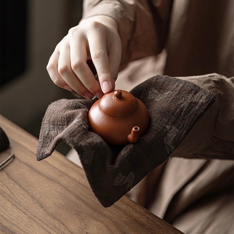 Hand Dyed Burned Flower Patterned Pure - cotton Absorbent and Soft Tea TowelsaccessoiresAnyee TeaHand Dyed Burned Flower Patterned Pure - cotton Absorbent and Soft Tea TowelsRabbit (Dark Brown)