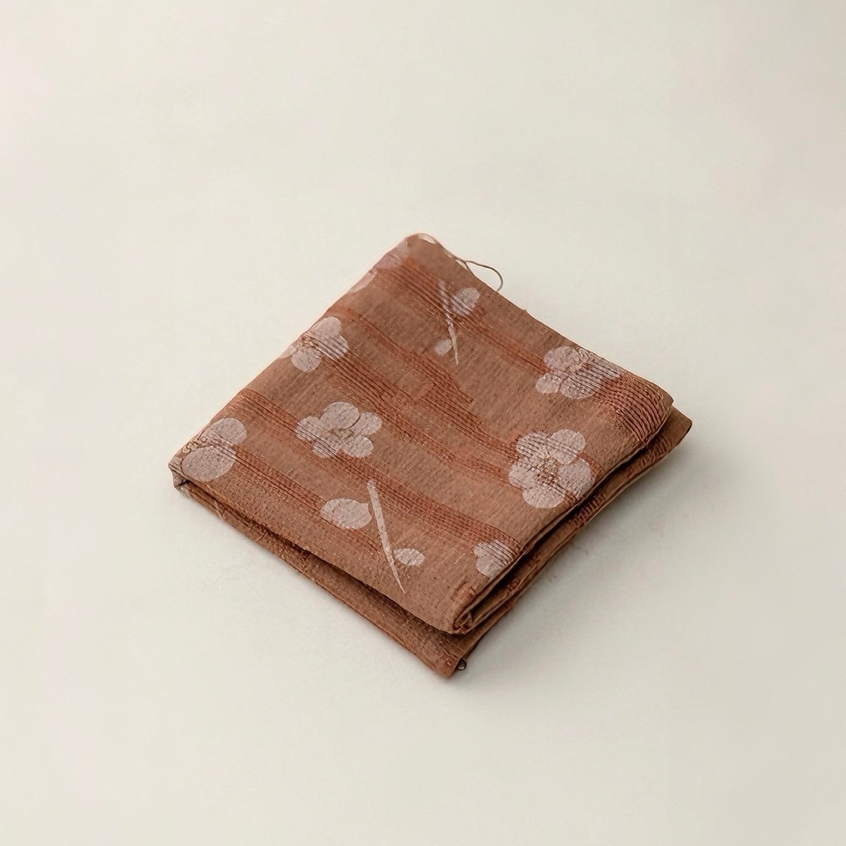 Hand Dyed Burned Flower Patterned Pure - cotton Absorbent and Soft Tea TowelsaccessoiresAnyee TeaHand Dyed Burned Flower Patterned Pure - cotton Absorbent and Soft Tea TowelsBlossom (Dark Blue)
