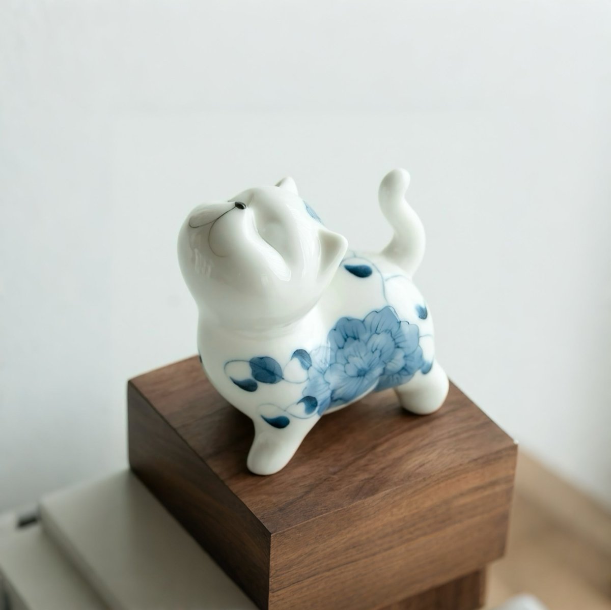 Hand - painted Ceramic Cat Tea Pet OornamentsaccessoiresAnyee TeaHand - painted Ceramic Cat Tea Pet OornamentsInterlocking lotus pattern