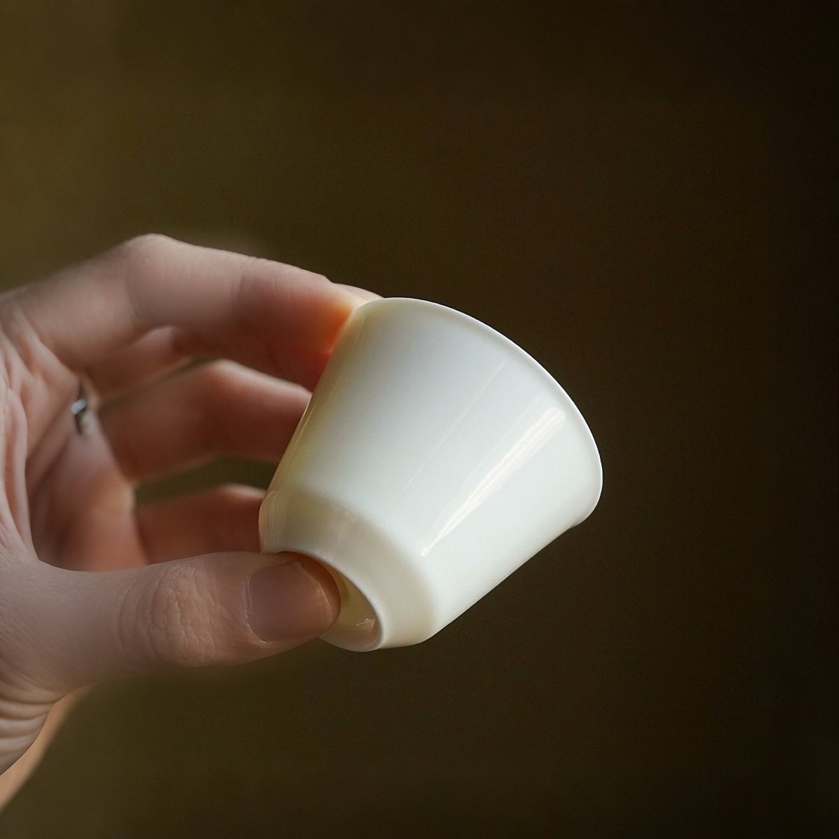 Handmade Thin Bodied Apricot White Ceramic TeacupTeacupsAnyee TeaHandmade Thin Bodied Apricot White Ceramic Teacup