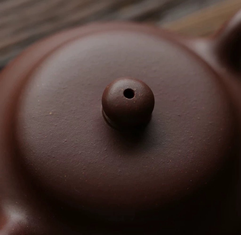 Huzhi Bottom Groove Qing Yixing Teapotyixing teapotAnyee TeaHuzhi Bottom Groove Qing Yixing Teapot