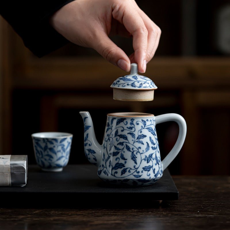 Porcelain Teapot with Chinese Blue - and - white PatternsteapotsAnyee TeaPorcelain Teapot with Chinese Blue - and - white Patterns