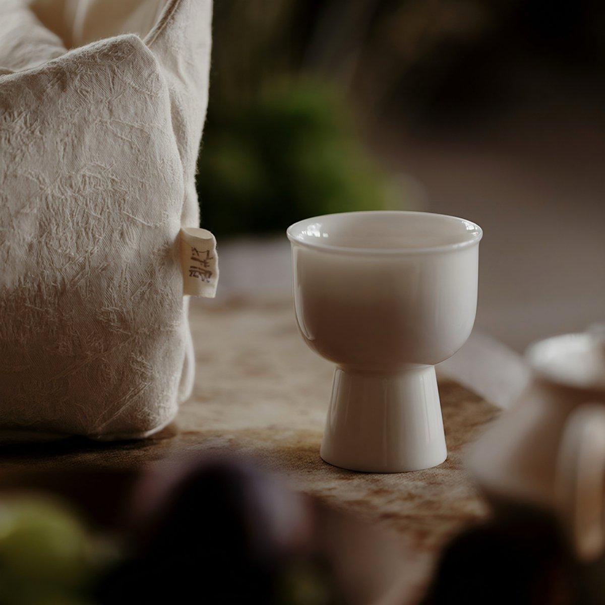 Simple Style Pure White Porcelain High - footed Teacup Made of Jade - like ClayTeacupsAnyee TeaSimple Style Pure White Porcelain High - footed Teacup Made of Jade - like Clay