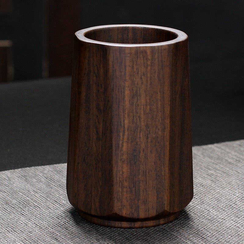 Six Gentlemen of Tea Black Sandalwood Six Piece Tea Set AccessoriesAnyee TeaSix Gentlemen of Tea Black Sandalwood Six Piece Tea Set Accessories