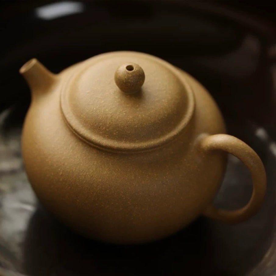 Yellow Dragon Mountain Original Mine Clay Yixing Teapot with Full Round Shapeyixing teapotAnyee TeaYellow Dragon Mountain Original Mine Clay Yixing Teapot with Full Round Shape