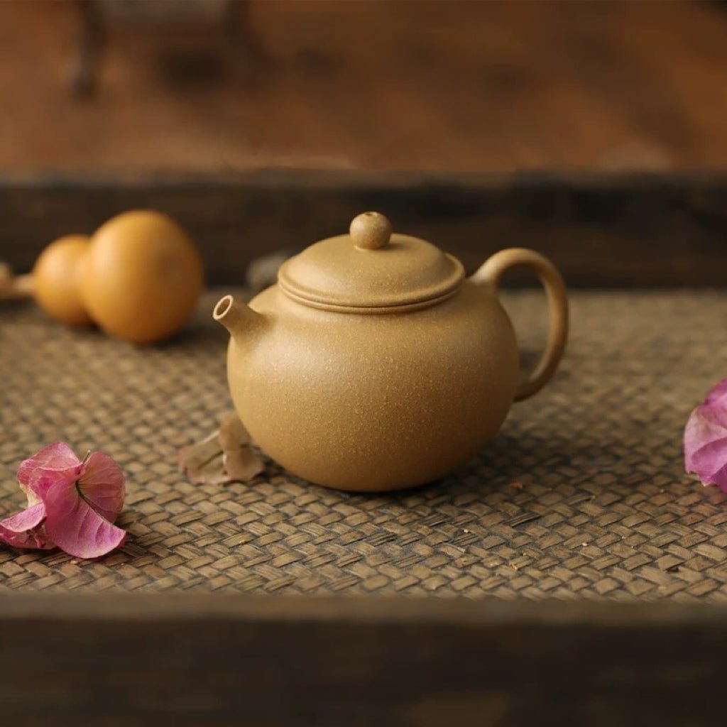 Yellow Dragon Mountain Original Mine Clay Yixing Teapot with Full Round Shapeyixing teapotAnyee TeaYellow Dragon Mountain Original Mine Clay Yixing Teapot with Full Round Shape