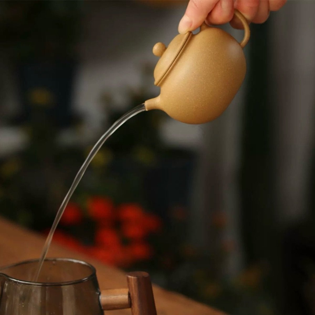 Yellow Dragon Mountain Original Mine Clay Yixing Teapot with Full Round Shapeyixing teapotAnyee TeaYellow Dragon Mountain Original Mine Clay Yixing Teapot with Full Round Shape