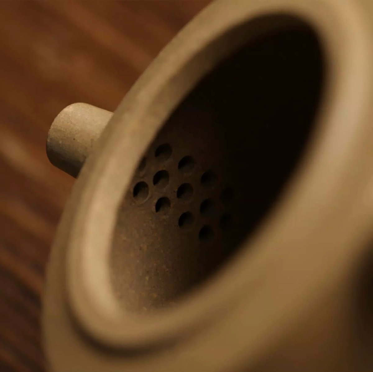 ‘Zhu Chu’ Classic Pillar Yellow Dragon Mountain Original Mine Clay Yixing Teapotyixing teapotAnyee Tea‘Zhu Chu’ Classic Pillar Yellow Dragon Mountain Original Mine Clay Yixing Teapot