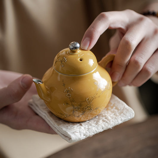 Plum blossom design exquisite ceramic teapot hand-made teapot