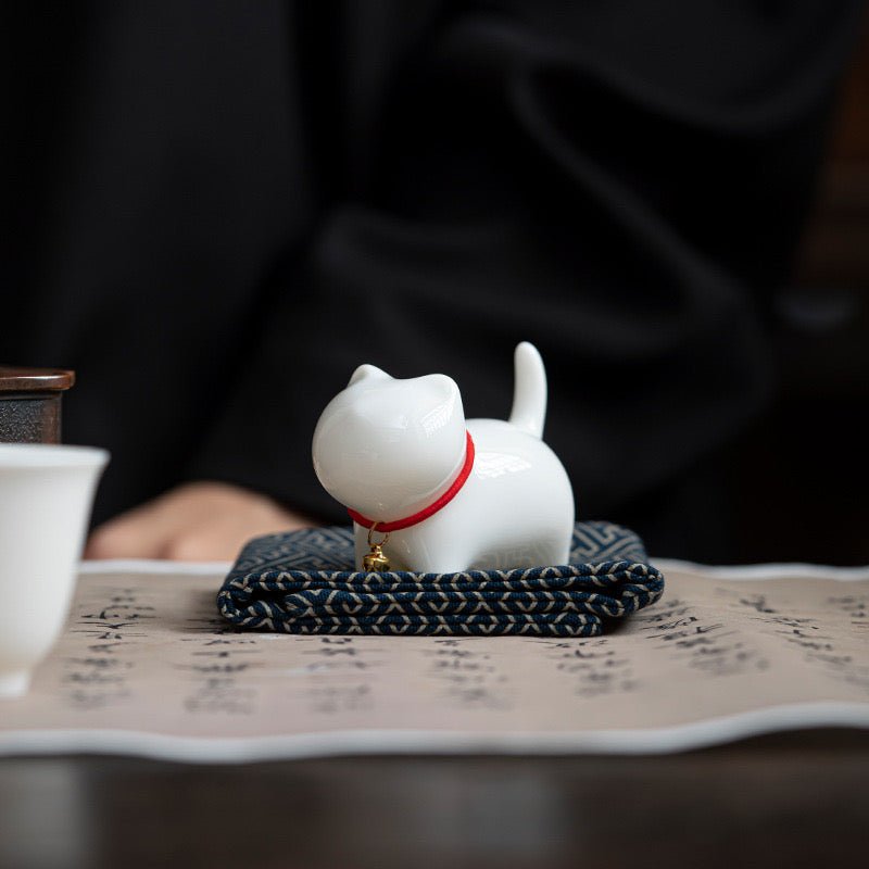 White Porcelain Tea Pet Decoration of Cat in Idleness, Made of Suet Jade - like MaterialaccessoiresAnyee TeaWhite Porcelain Tea Pet Decoration of Cat in Idleness, Made of Suet Jade - like Material