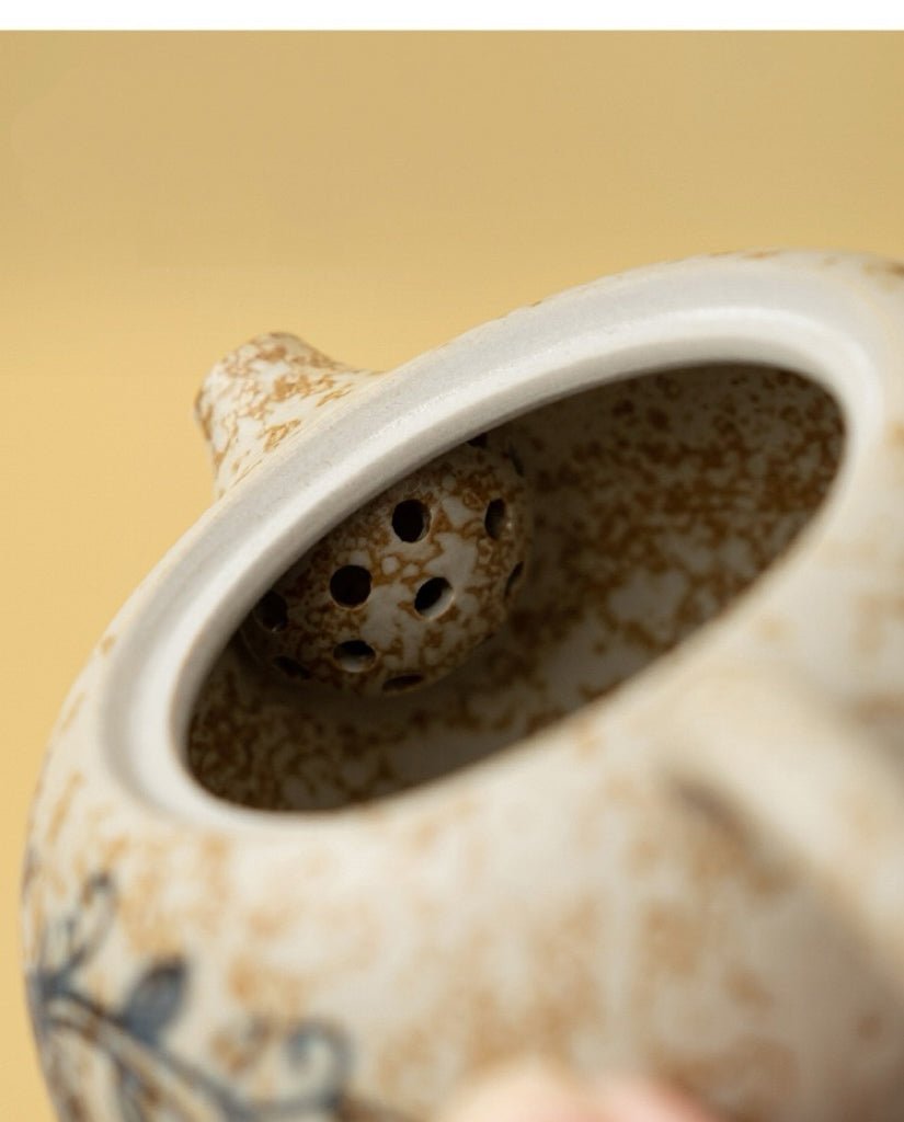 Xishi Teapot Made of Raw Porcelain Clay with Blue and White Porcelain and Flint Red DecorationteapotsAnyee TeaXishi Teapot Made of Raw Porcelain Clay with Blue and White Porcelain and Flint Red Decoration